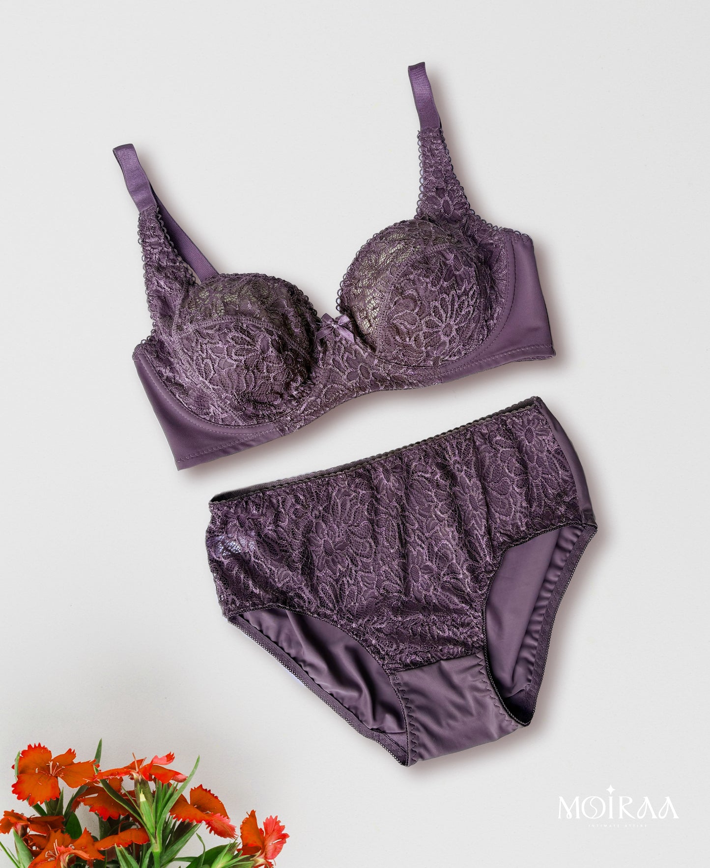 Camelia Plus Lace Set
