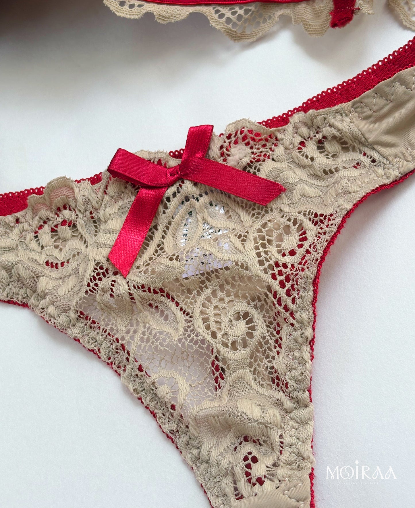 Moiraa Vibrant Muse Lace Set