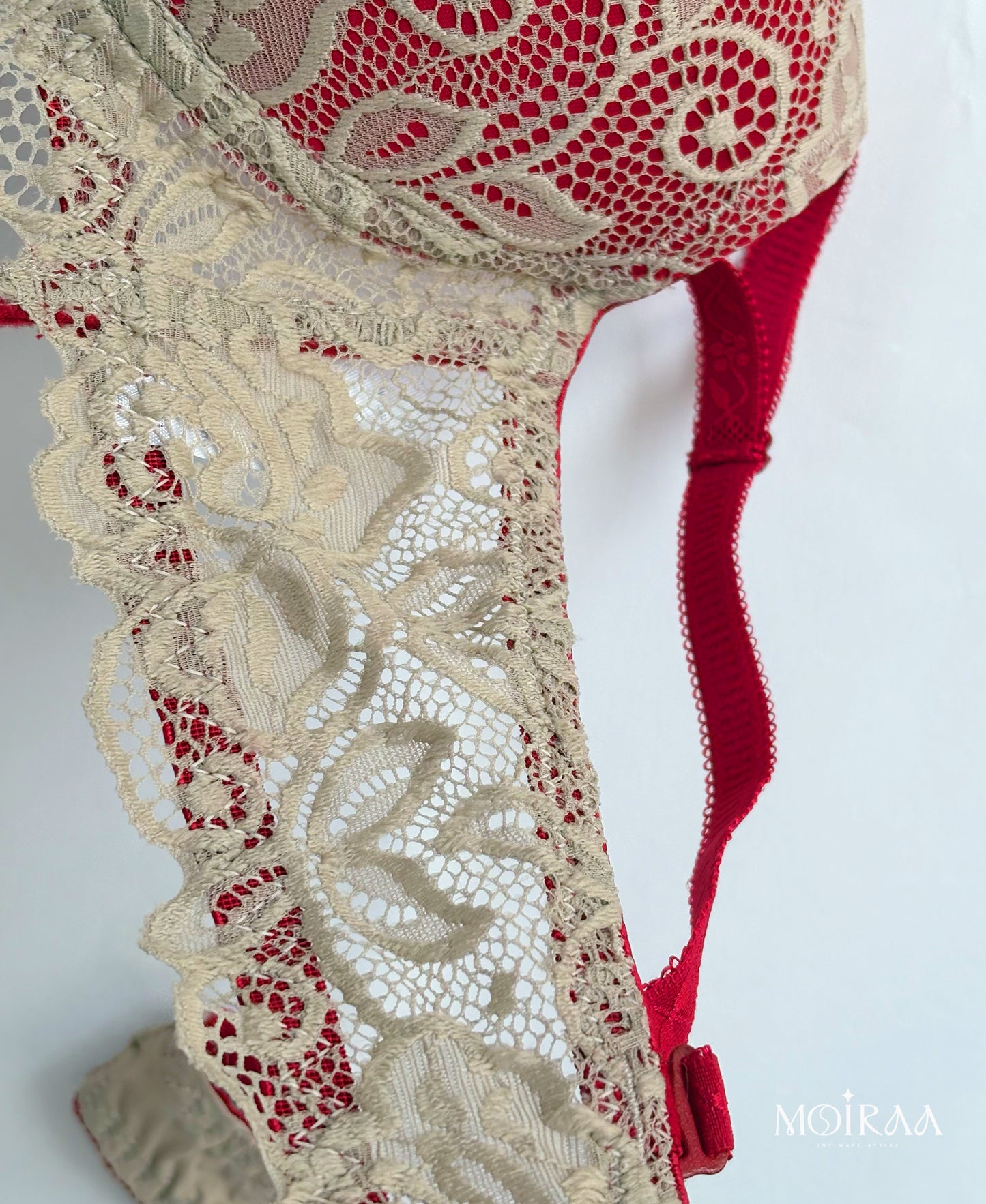 Moiraa Vibrant Muse Lace Set