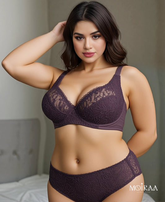 Camelia Plus Lace Set