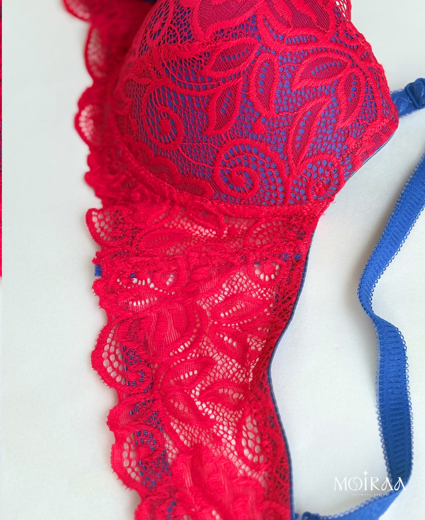 Moiraa Vibrant Muse Lace Set