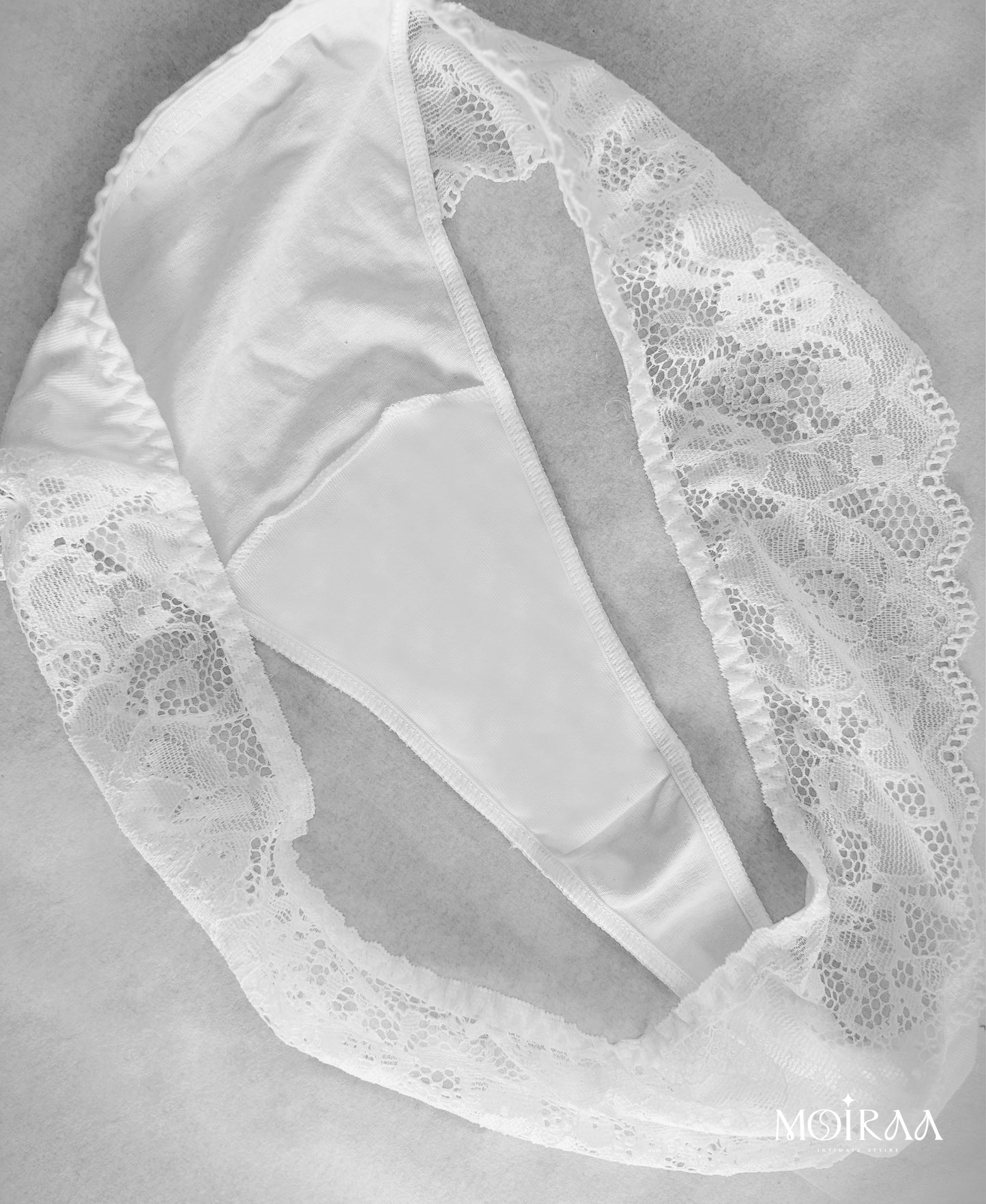 Moiraa Thong – White Bianco
