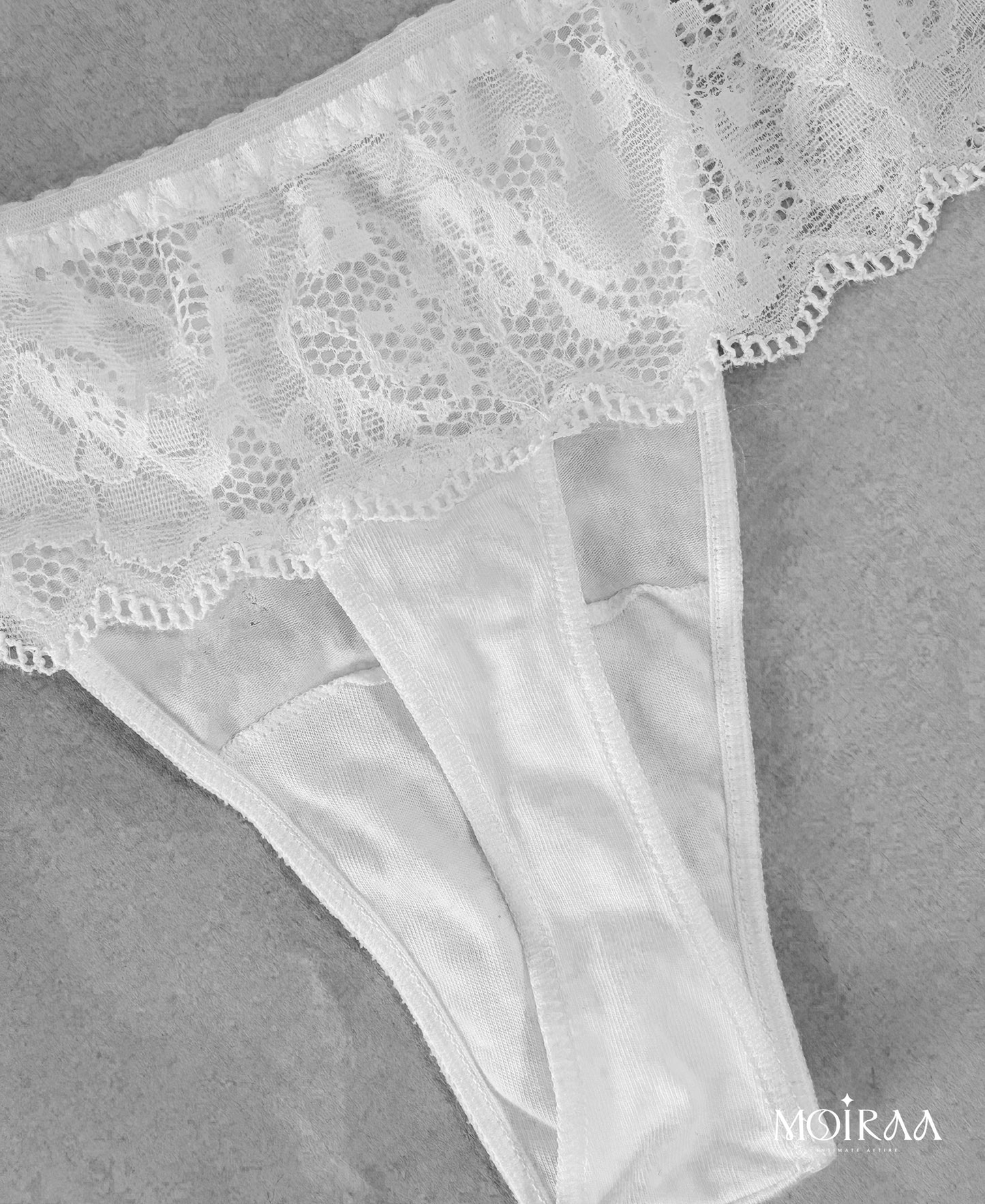 Moiraa Thong – White Bianco